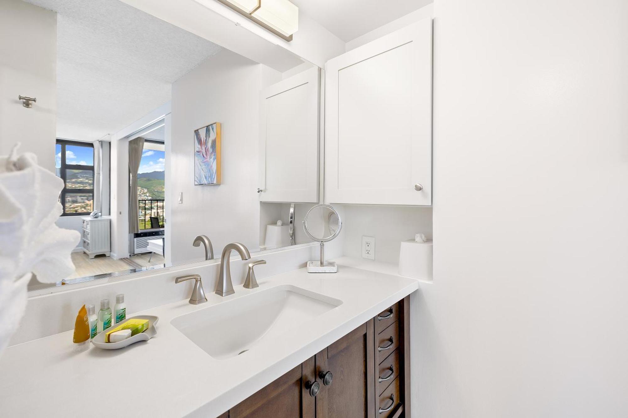Tropical Bliss, Mountain View Condo Near Waikiki Beach With Free Parking Honolulu Exterior foto